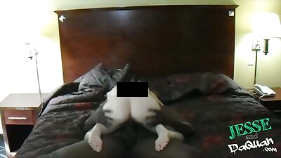 Glamorous สาวเกษียณกับผู้ชายสำหรับ ค ริบ วีดีโอ โป้ blowjob เพื่อเงิน.