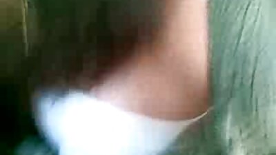 สาวนักเล่นเกมในกระโปรงสั้นลายสก็อตชอบเพื่อนของเธอด้วย blowjob ระดับเฟิร์สคลาส วีดีโอ หนัง โป้ ฟรี