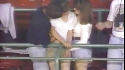 ฉันให้เขี้ยวกับ Masha สีแดงในหมู่บ้านภายใต้รั้ว . วีดีโอ โป๊ xxx