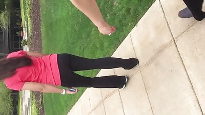 แก่กว่าชาย fucks วีดีโอ หัน ง โป้ นักเรียนหนุ่มในโรงยิม.