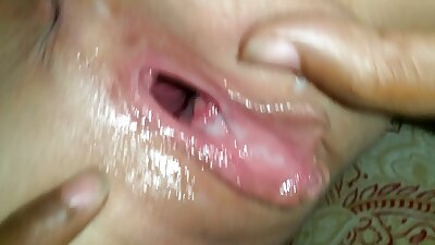 น่ารัก ผมสีน้ำตาล ไข คลิป วีดีโอ โป้ กับ ใหญ่ หน้าอก masturbates บน เว็บแคม สำหรับ เธอ fan.