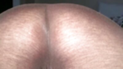 ฉีกถุงน่องบน Lena ดู หนัง วีดีโอ โป๊ และระยำในห้องแต่งตัว .